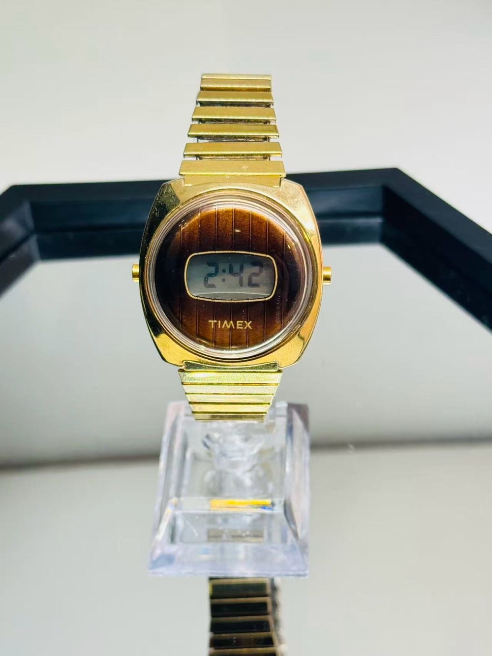 Vintage Timex Men’s Gold Tone 35mm Digital Watch Expansion Band New Battery Runs
